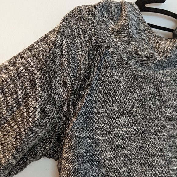 Roxy ladies medium hooded sweatshirt - Picture 9 of 16